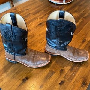Boys cowboy boot, size 5!